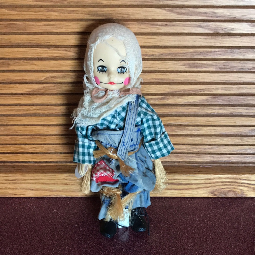 Vintage Effenbee Scarecrow from wizard of oz collection.